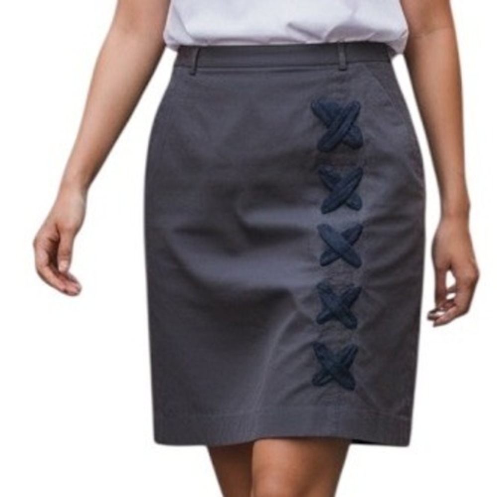 🆕 PETER JENSEN Onyx Cotton Twill Knee Length Skirt Cross Applique Detail Small